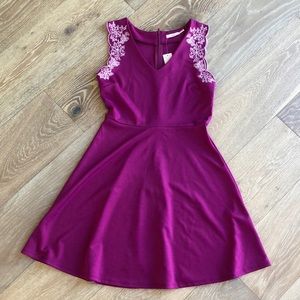 Pretty purple dress with white embroidery flowers